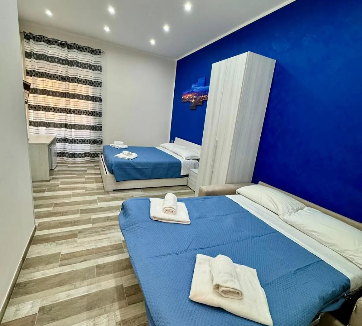 Punto House Ferrovia Hotel Naples Italy